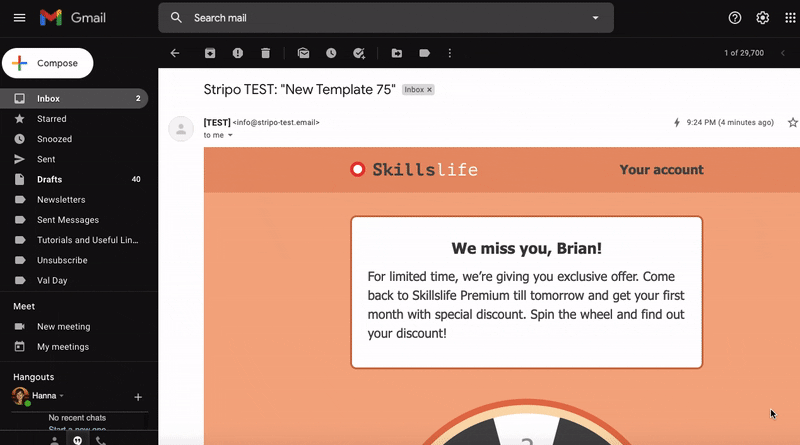 GIF mostra um e-mail aberto no Gmail com o título “We miss you, Brian!”. A mensagem convida o usuário a voltar ao serviço “Skillslife Premium” e girar uma roleta para descobrir um desconto exclusivo. O fundo é laranja, e a interface do e-mail exibe o botão interativo da roleta.