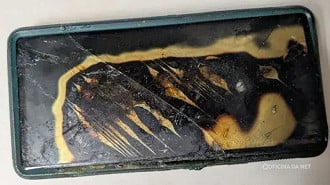 Pixel 6a pega fogo durante recarga de bateria a noite. Imagem: Reprodução Pixel 6a pega fogo durante recarga de bateria a noite. Imagem: Reprodução