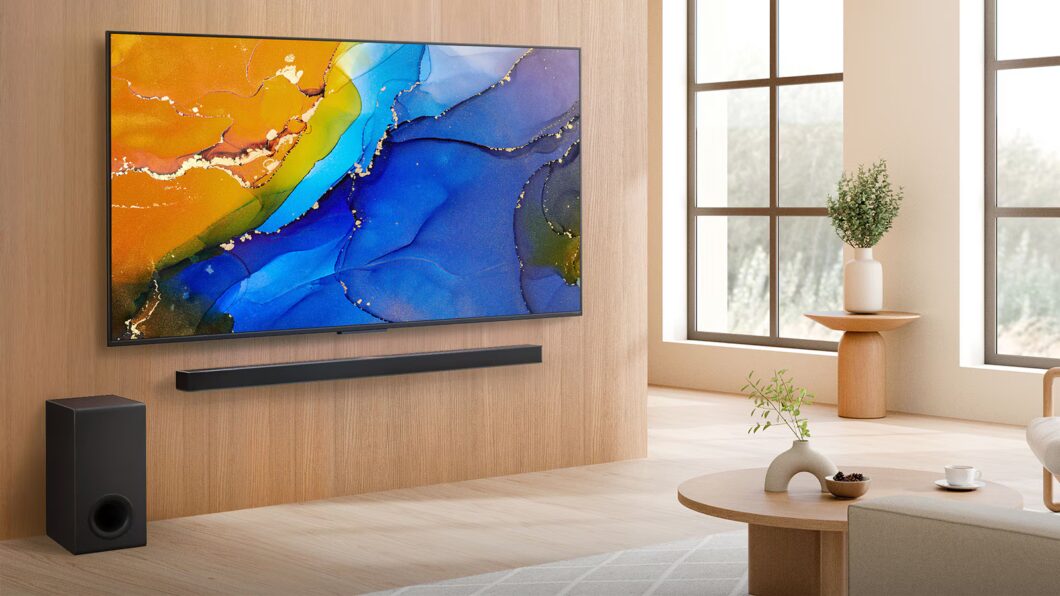 TV na parede da sala