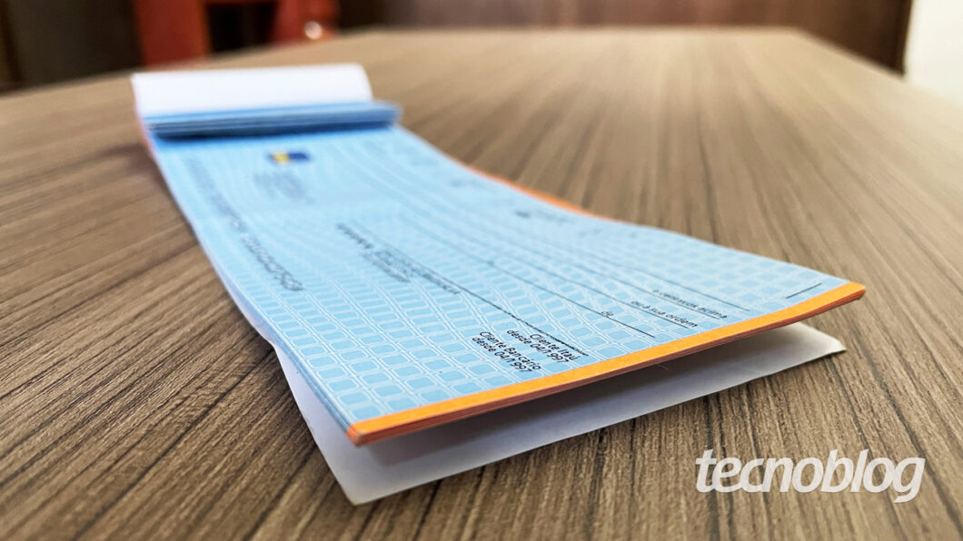Talão de cheques (imagem: Emerson Alecrim/Tecnoblog)