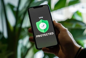 A VPN garante mais segurança online (Imagem: Privecstasy/Unsplash)