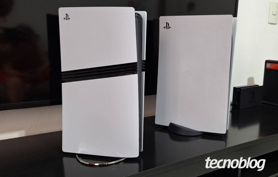 Imagem do console PlayStation 5 Pro e PlayStation 5