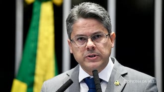 Senador Alessandro Vieira (MDB-SE) defende o governo Lula e garante que a APND tem estrutura para supervisionar o ECA Digital. Imagem: Reprodução
