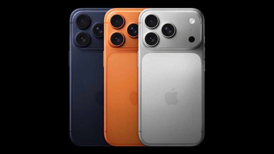 Imagem mostra três iPhones 17 Pro, nas cores preto, laranja e cinza