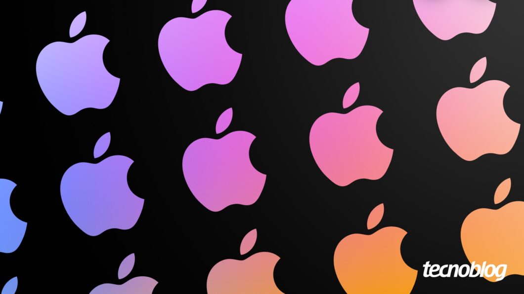 Arte com o logotipo da Apple em diferentes gradientes de cores, incluindo tons de azul, roxo, rosa, laranja e amarelo, sobre um fundo preto. Os logos estão levemente inclinados, criando uma sensação de movimento. Na parte inferior direita, está o logotipo do "Tecnoblog".