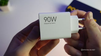 As chinesas oferecem suporte a 90W, 100W e até 200W, mas com desempenho garantido apenas com seus próprios modelos.