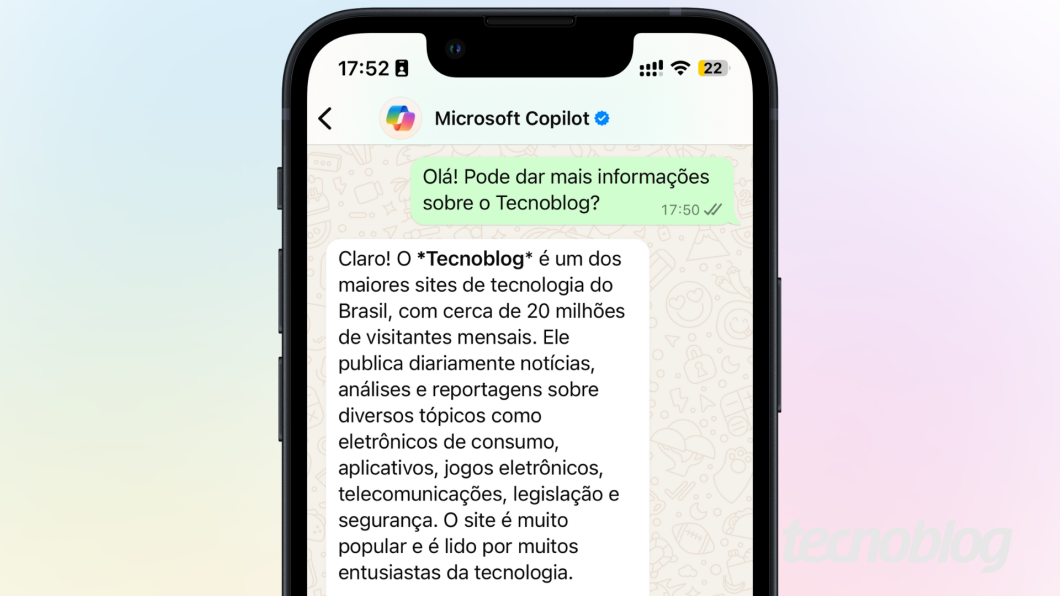 Conversa com o Copilot no WhatsApp. O usuário pede mais informações sobre o Tecnoblog e o Copilot responde