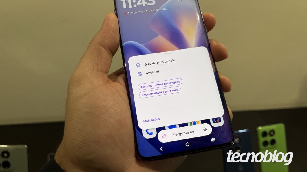 Tela do Edge 60 Pro com recursos da Moto AI