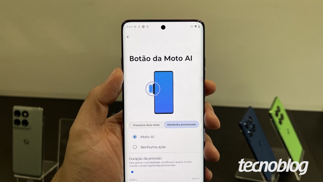 Tela do Edge 60 Pro com configurações do botão dedicado da Moto AI