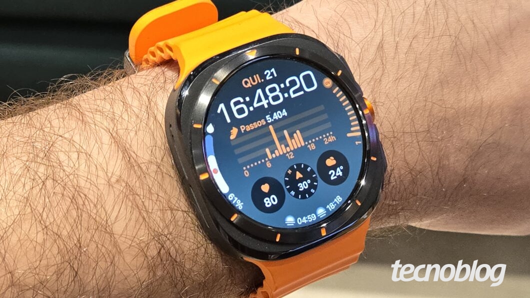 Galaxy Watch Ultra com One UI 6 Watch (foto: Thássius Veloso/Tecnoblog)