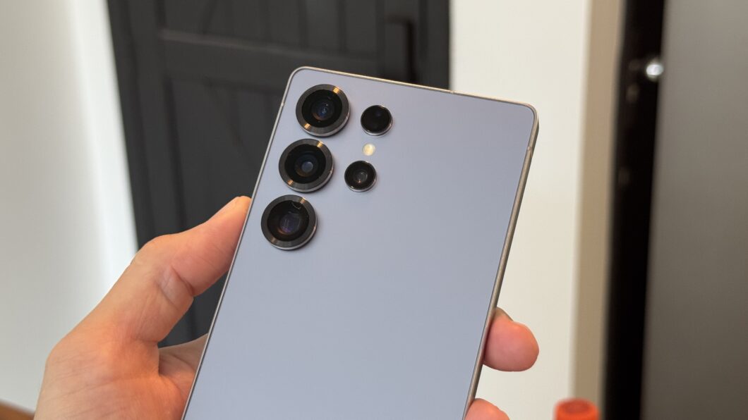 Galaxy S25 Ultra (foto: Thássius Veloso/Tecnoblog)