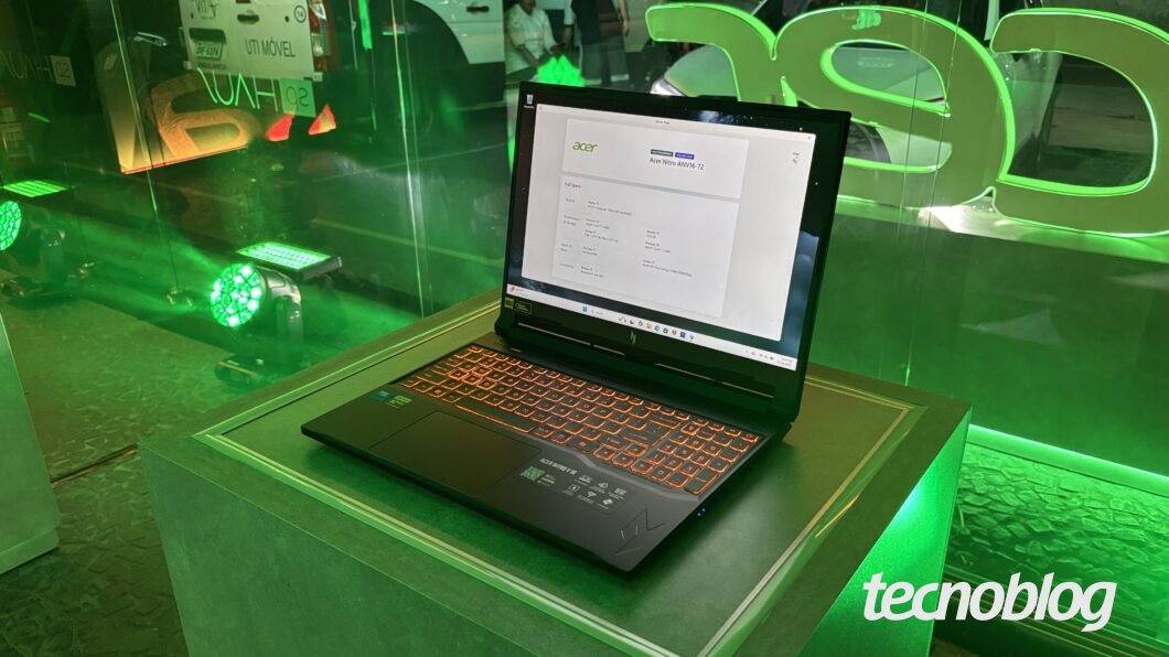 Notebook Acer Nitro, com teclado retroiluminado laranja