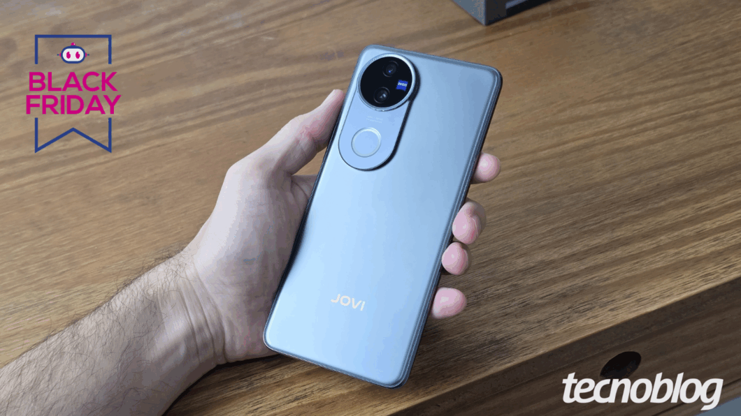 Mão segurando o Jovi V50