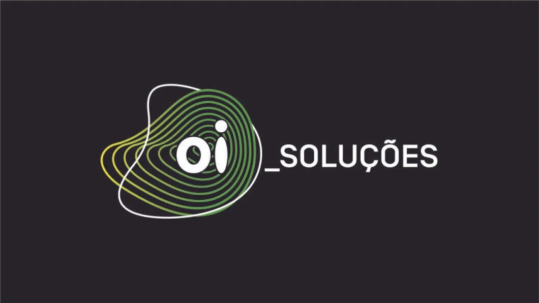 Imagem mostra o logo da Oi Soluções em um fundo de cor preta