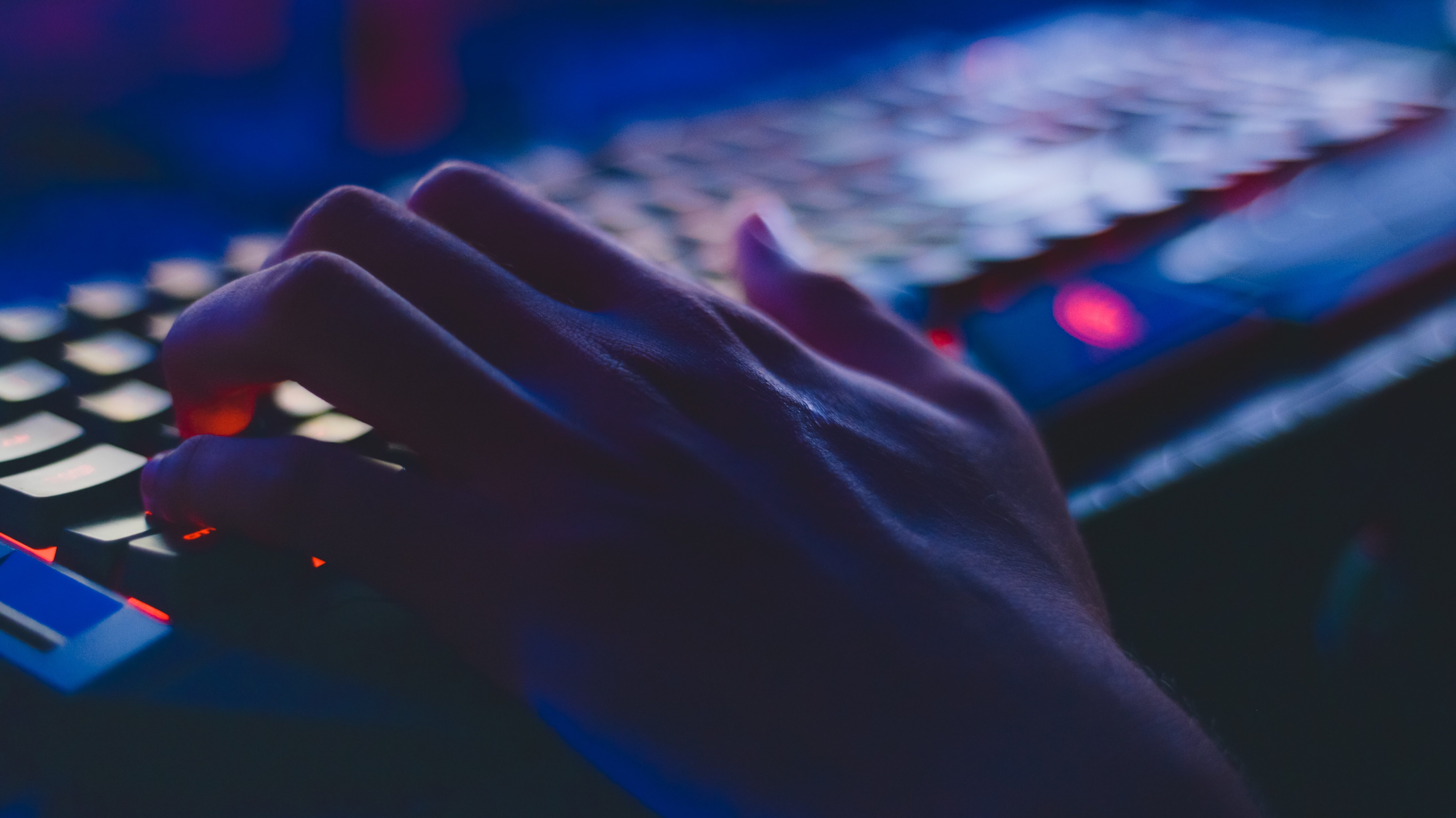 Crimes cibernéticos viram problemas em escolas dos EUA (Imagem: Soumil Kumar/Tecnoblog)