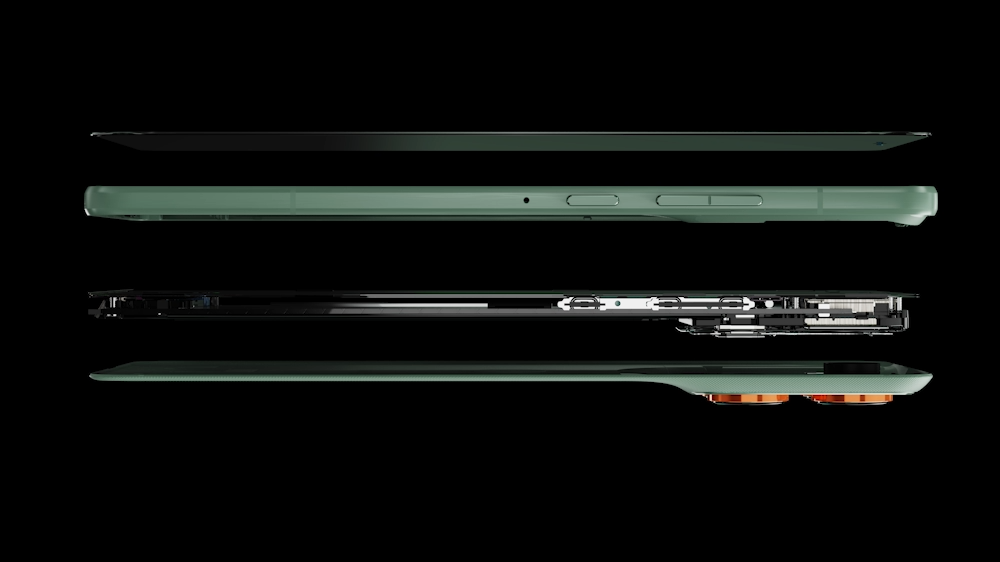 Diagrama de desmonte explosivo de um smartphone Motorola, mostrando suas camadas em uma vista lateral. De cima para baixo, são mostrados: a tela, a moldura lateral (na cor verde) com botões, os componentes internos (placa e circuito) e, por fim, a tampa traseira (também verde), destacando o módulo de câmera com anéis em tom Cobre.