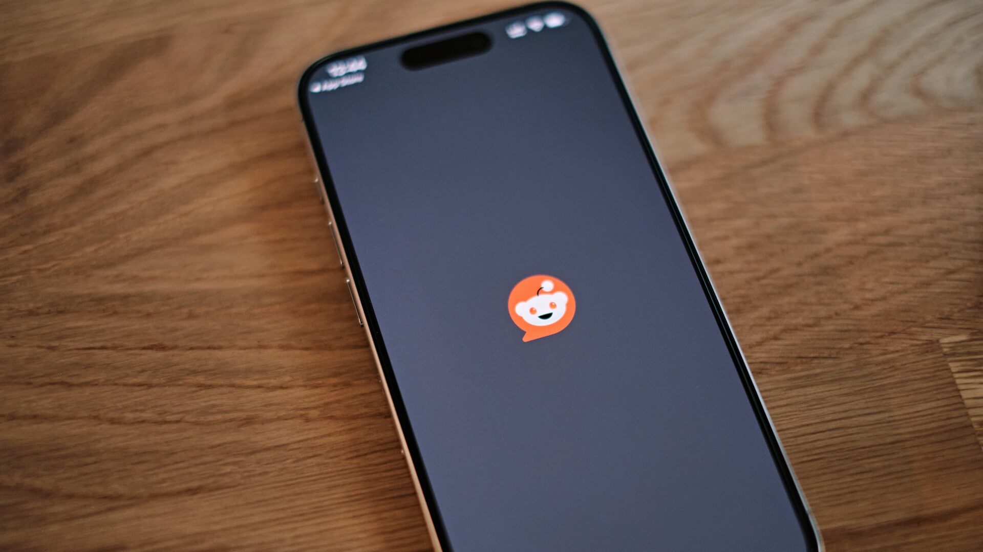 imagem do aplicativo Reddit no iphone