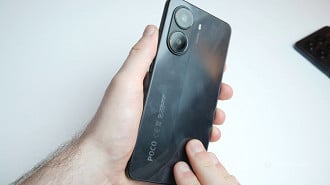 POCO X7 Pro preto pega muita marca de dedo