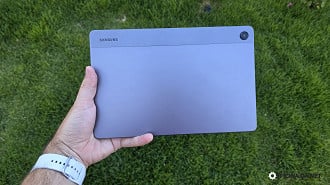 Design muito bonito, seguindo a linha da Samsung