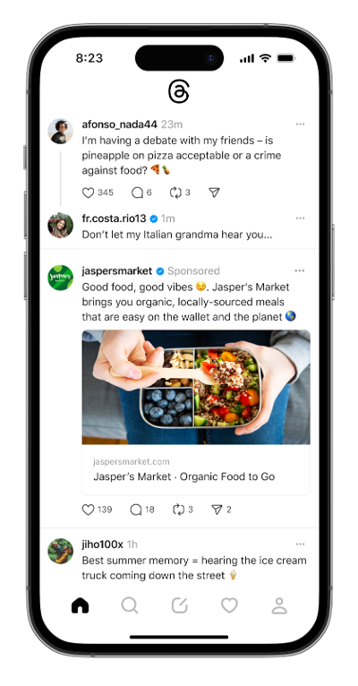 Captura de tela do Threads exibindo um anúncio em meio a postagens comuns da plataforma