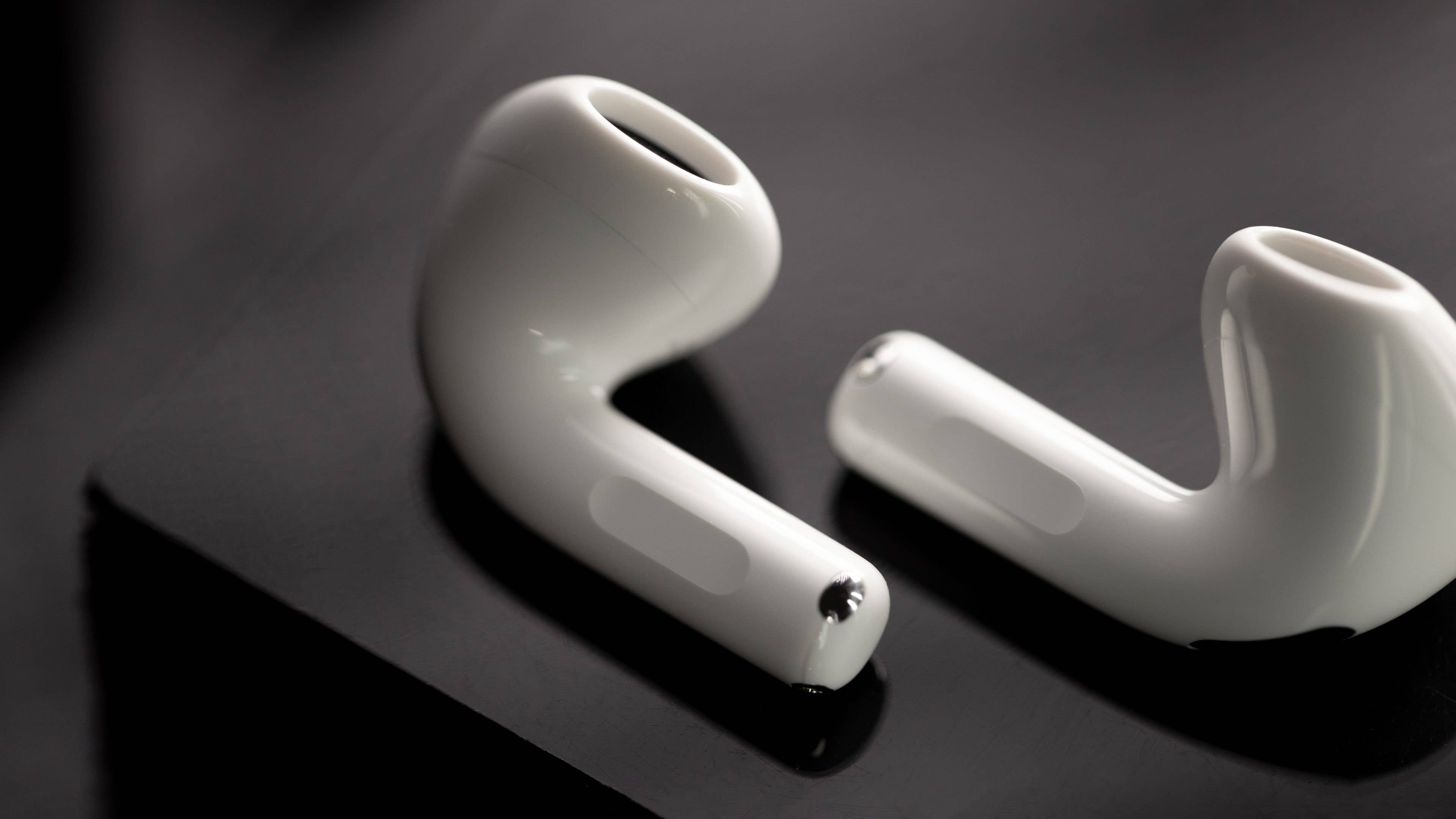 Apple AirPods 4 with ANC
