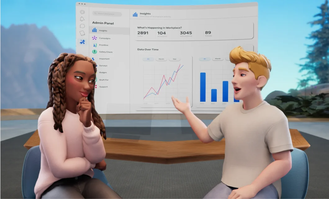 Ilustração 3D representando uma reunião no metaverso. Dois avatares estilizados, de aparência juvenil e expressiva, estão sentados à mesa de um escritório virtual flutuante. À esquerda, uma mulher negra com tranças observa enquanto, à direita, um homem loiro gesticula. O cenário integra elementos digitais a uma paisagem externa ensolarada com montanhas. A estética é de um videogame moderno, com iluminação suave e texturas simplificadas, simulando uma experiência de realidade virtual.