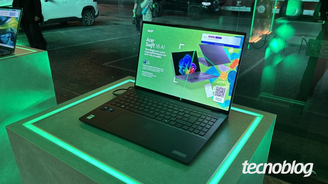 Notebook Acer Swift 16, na cor cinza escuro