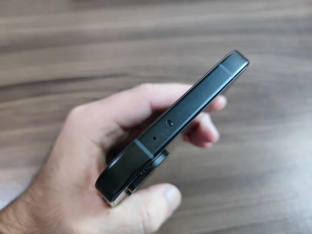 Bordas em metal do Poco X8 Pro