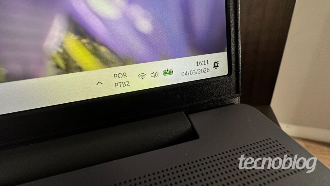 Ícone verde de bateria no Windows 11, indicando alta carga e tomada