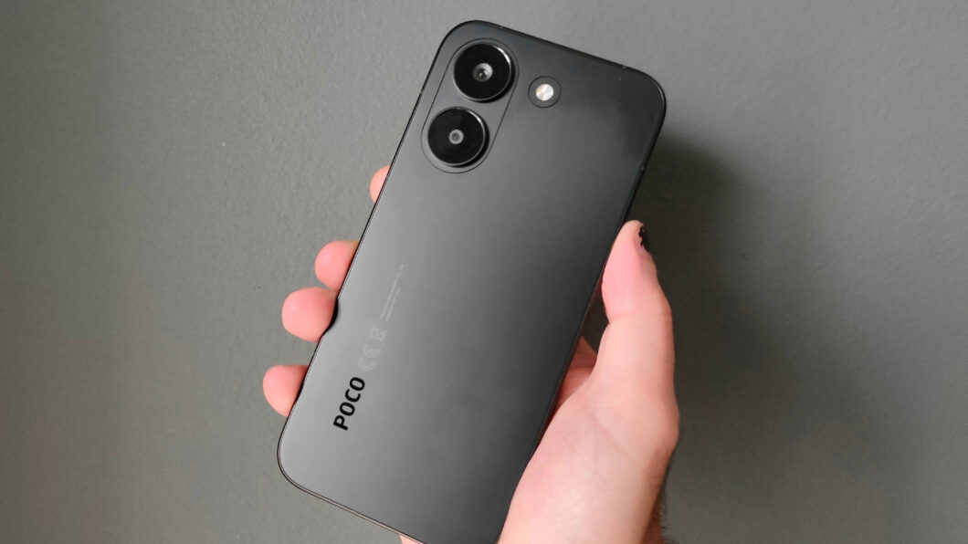 Imagem da traseira do Poco X8 Pro