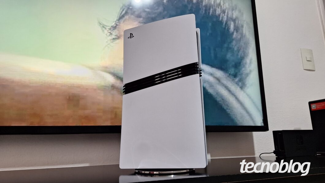 Imagem do console PlayStation 5 Pro