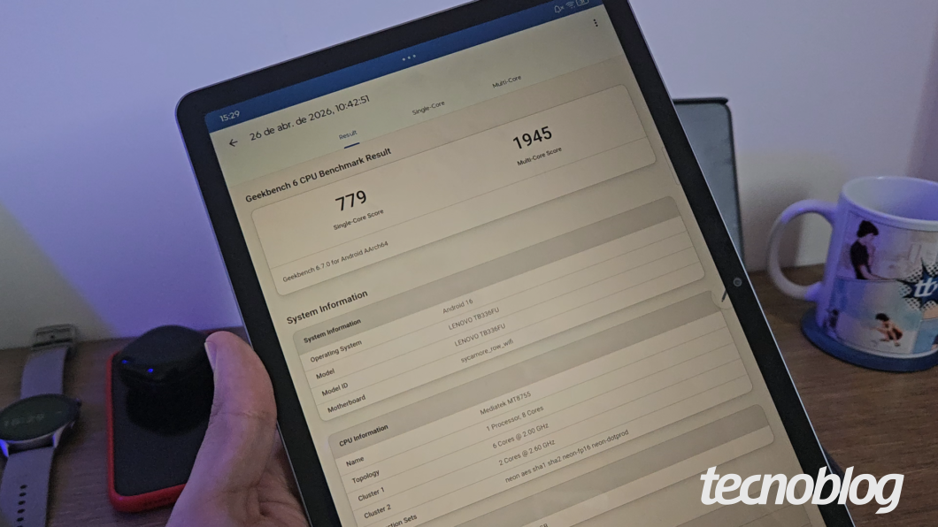 Teste de benchmarking do Lenovo Idea Tab que exibe as pontuações em single-core e multi-core.
