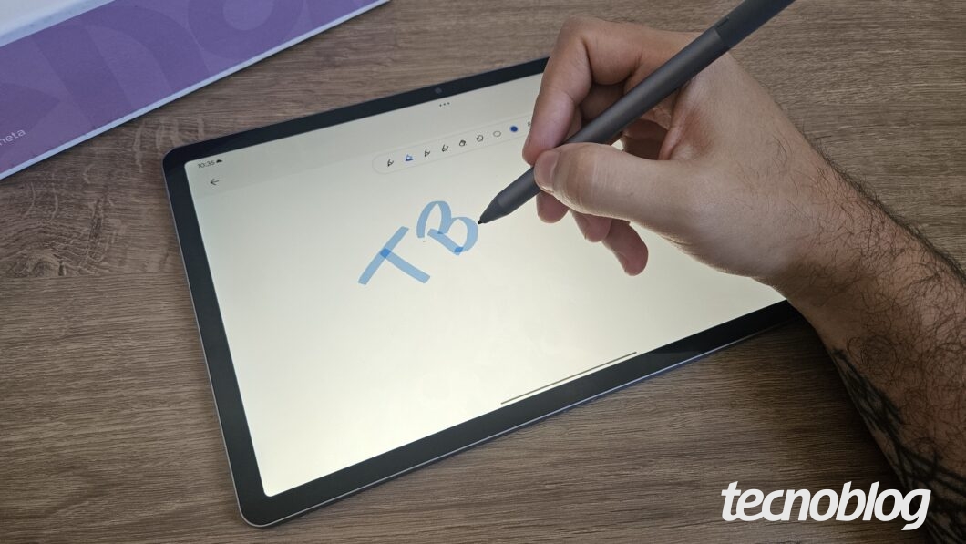 Escrevendo TB no bloco de notas do Lenovo Idea Tab.