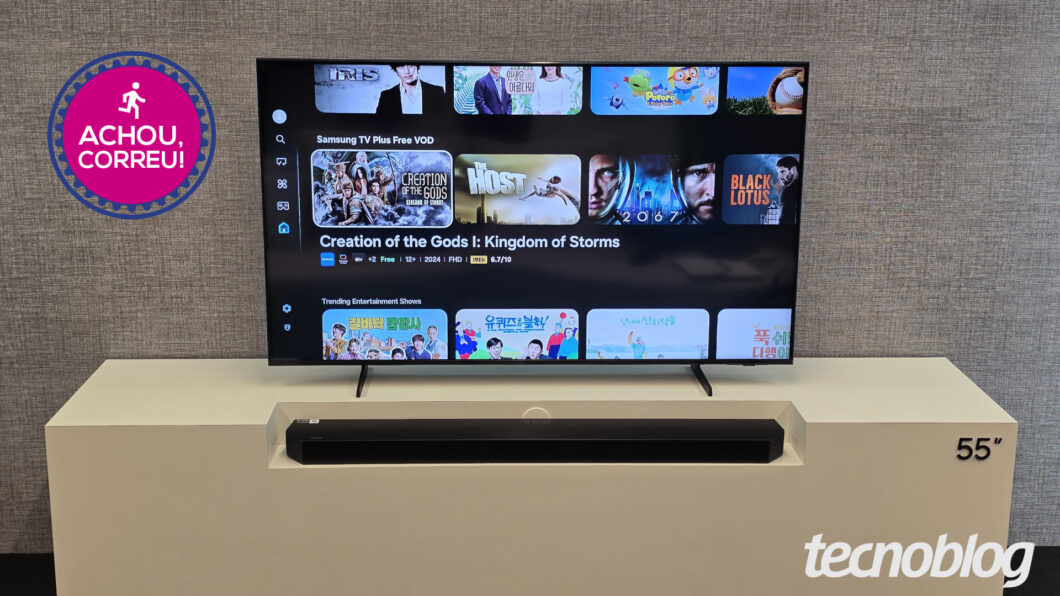 TV Samsung Q7F roda sistema One UI Tizen (Foto: Thássius Veloso/Tecnoblog)