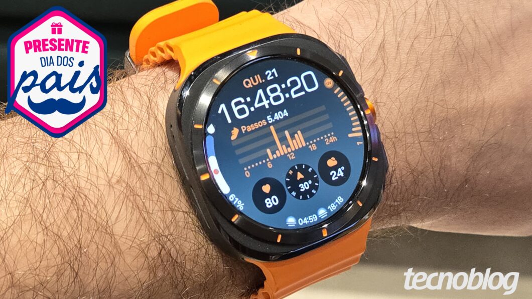 Galaxy Watch Ultra mostrando 16:48, passos 5.404 e 24ºC