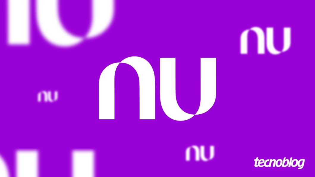 Ilustração com o lgotipo do Nubank em cor branca em um fundo de cor roxa. Na parte inferior direita, o logotipo do "tecnoblog" é visível.