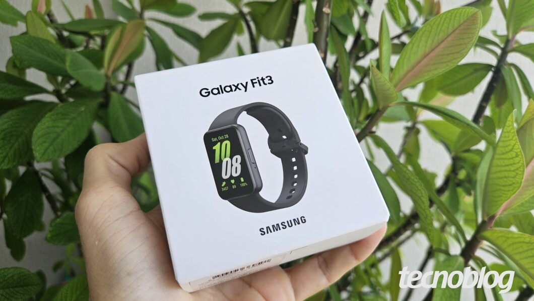 Samsung Galaxy Fit 3 na caixa