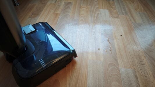 Dreame T16 Pro Heat hinterlässt Wasser auf dem Boden