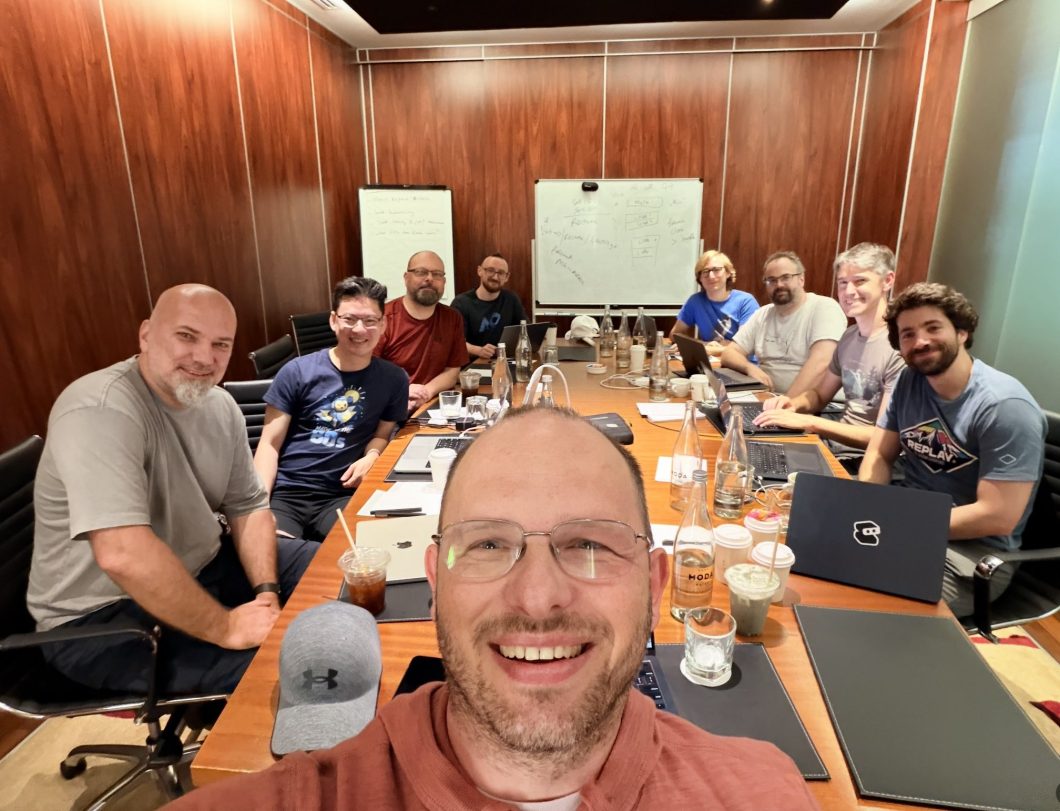 Thomas Dohmke e equipe da Entire